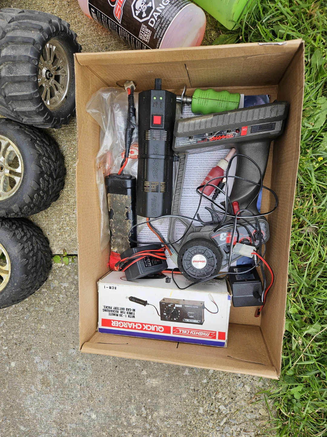 Traxxas Revo 3.3 RC Monster Truck Bundle - photo 4