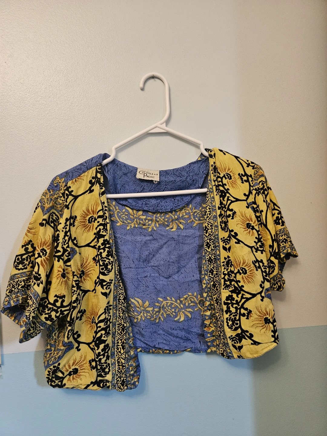 Caribbean Pacific Open Front Floral Top