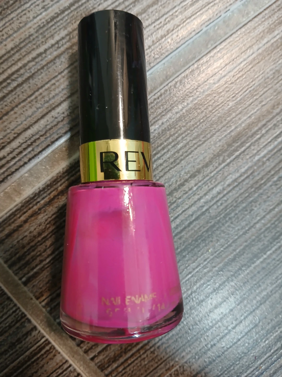 Revlon Nail Enamel in Fuchsia