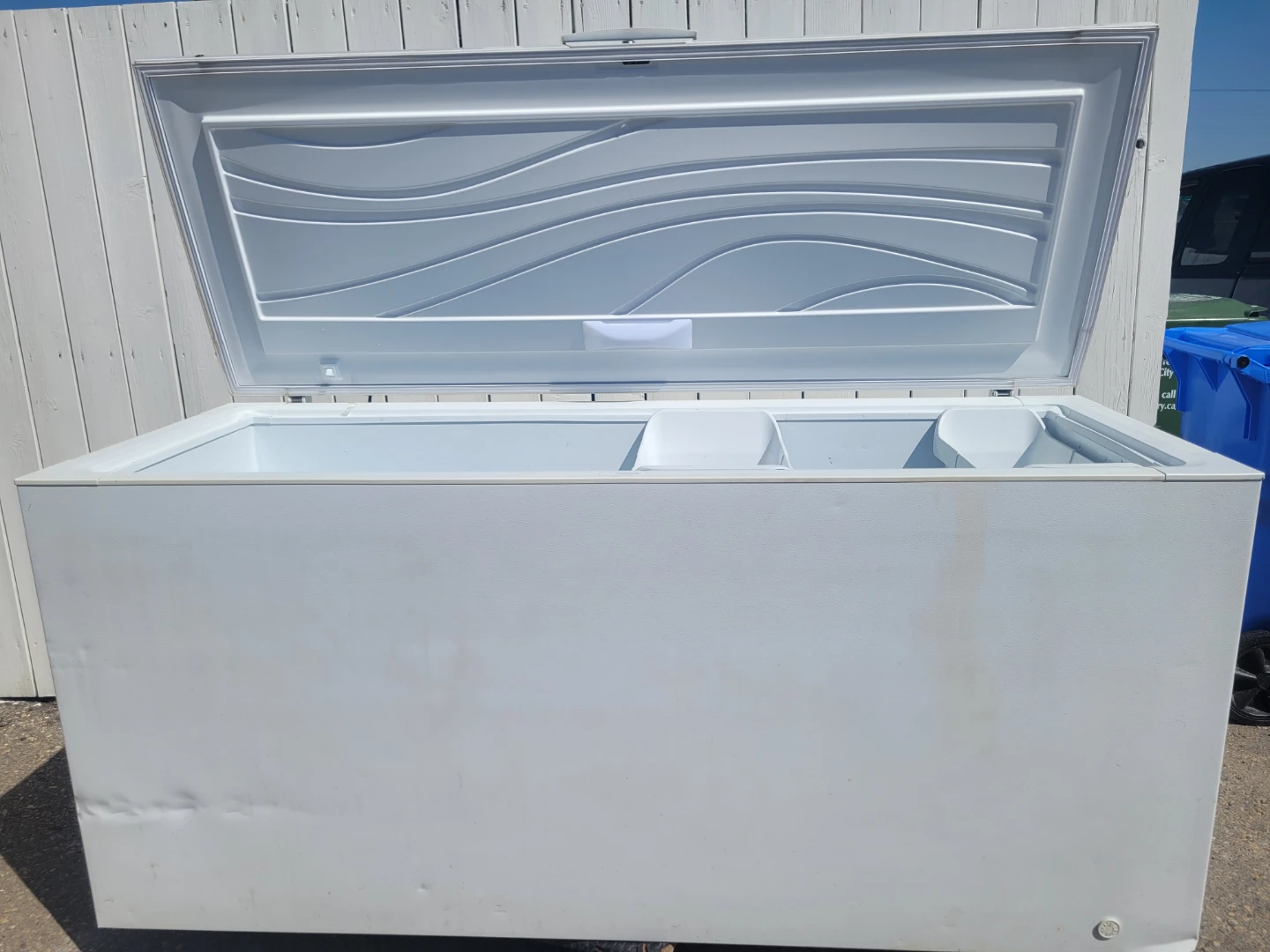 Extra Extra Large White Chest Freezer with Baskets - photo 2