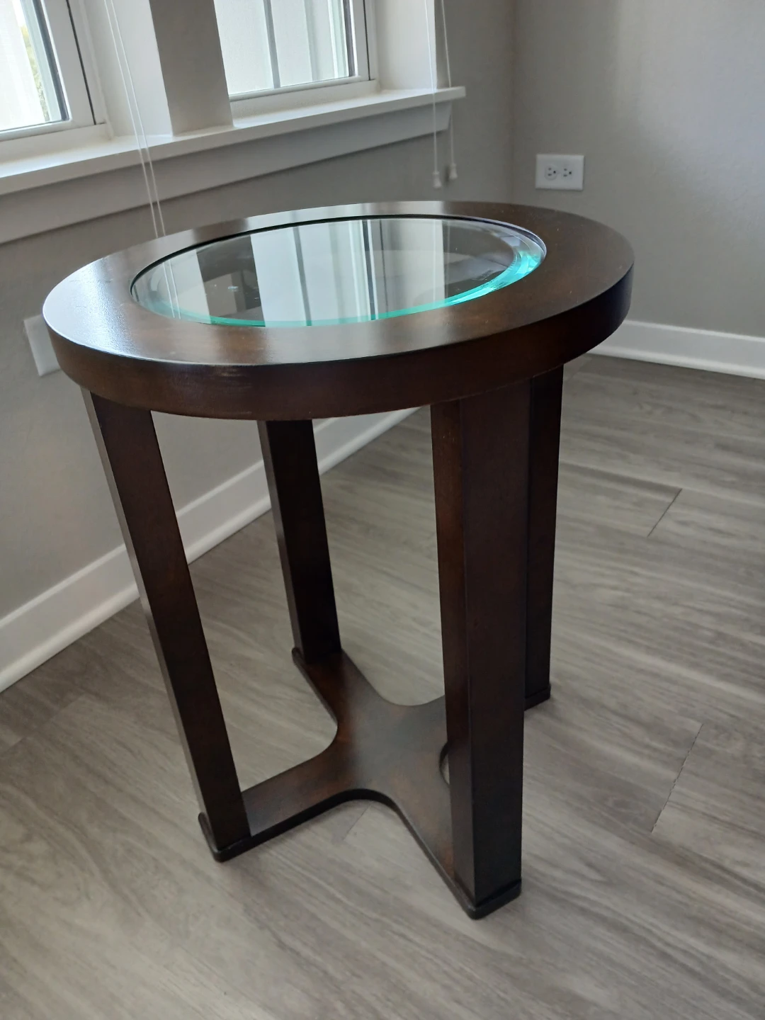 Round Wood and Glass End Table - photo 3
