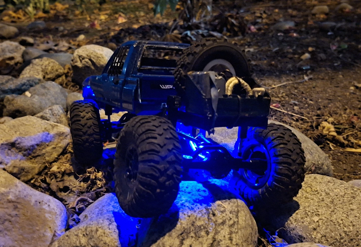 WPL-C24 RC Truck with scale accessories - photo 4