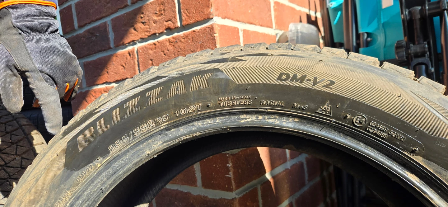 8mm tire tread Bridgestone Blizzak DM-V2 Tires 235/55R20 - photo 5