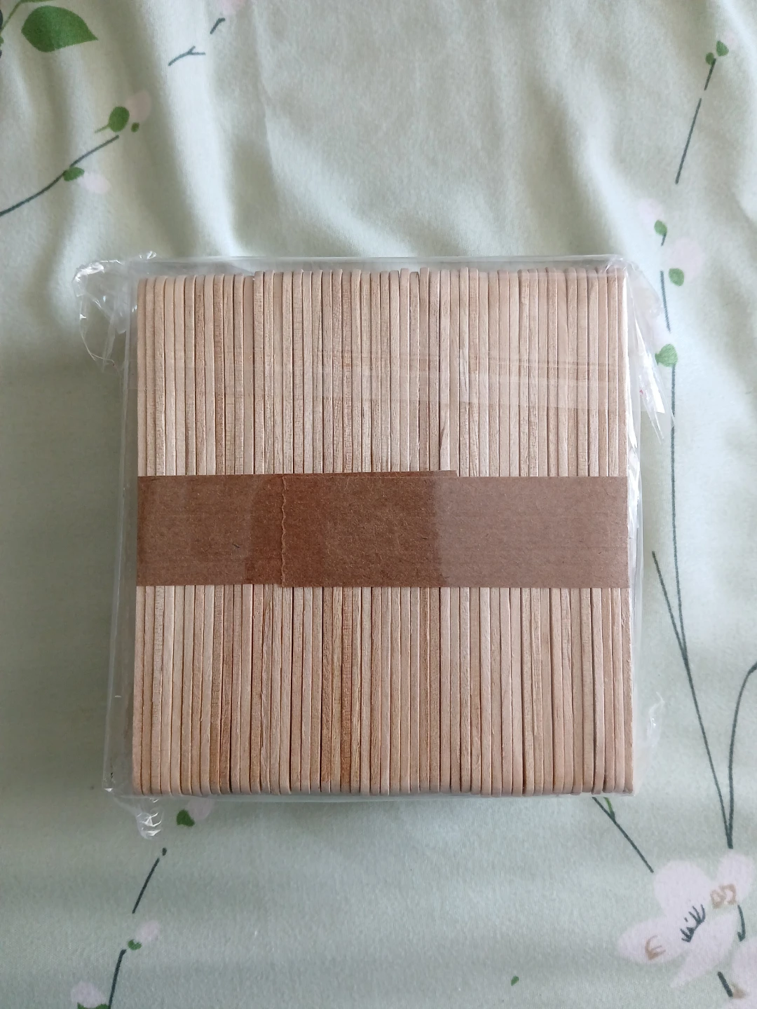 Pack of 200 Wooden Craft Sticks 🏈