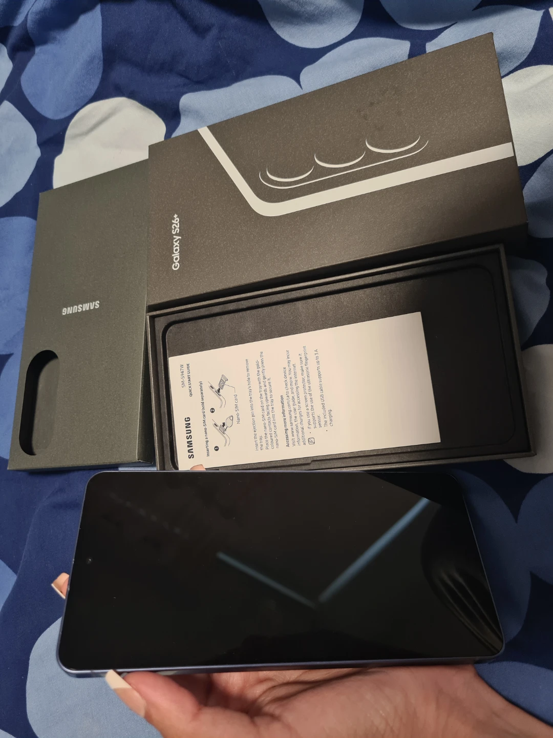 Almost new s26+ 512GB with box - photo 3