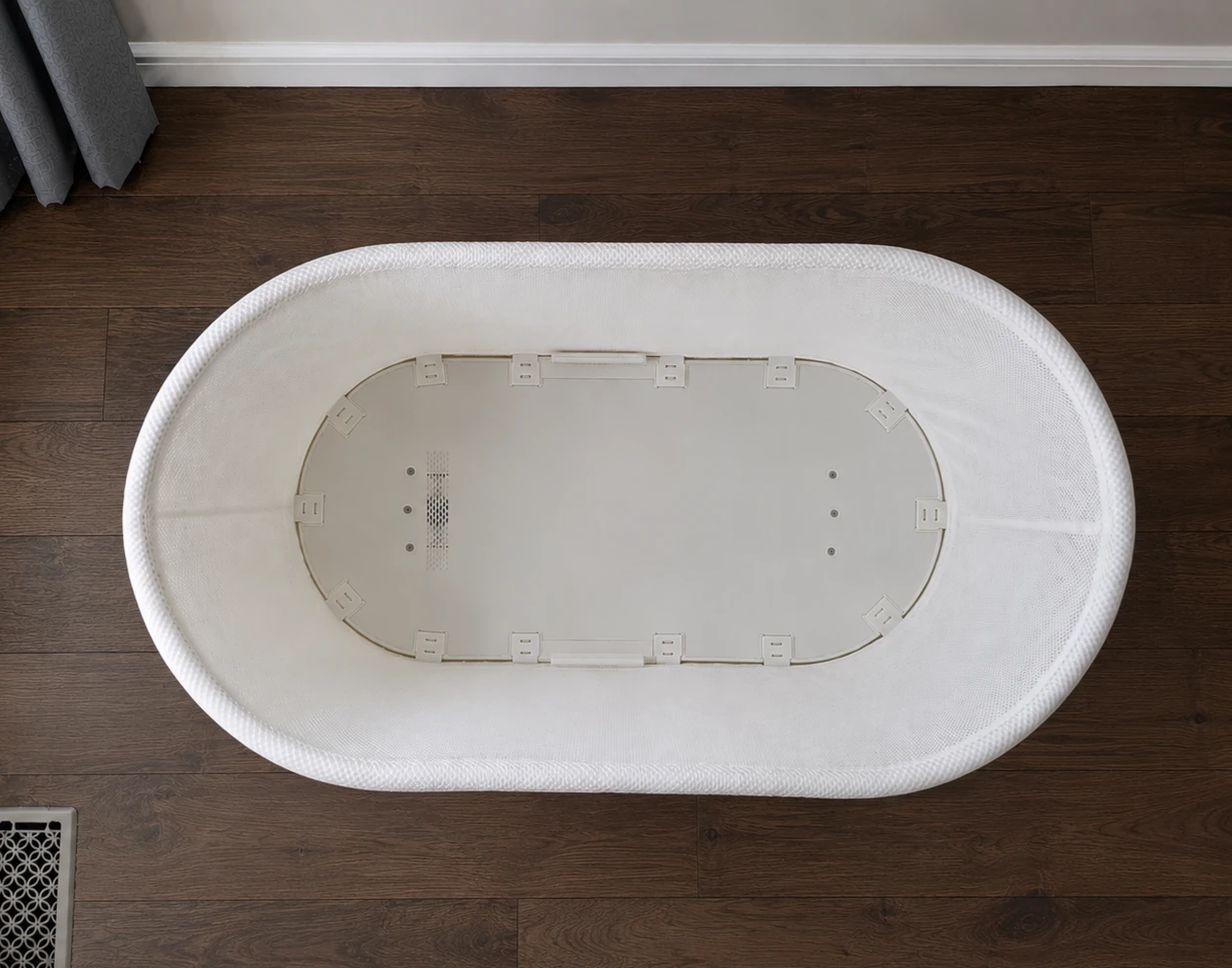 SNOO Smart Bassinet – Excellent Condition + Extras – $1,700 - photo 4