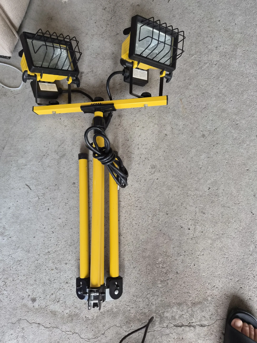 NOMA Twin-Head Halogen Work Light