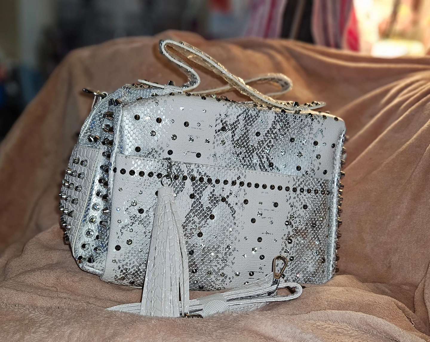 Studded White Snakeskin Pattern Leather Handbag - photo 2