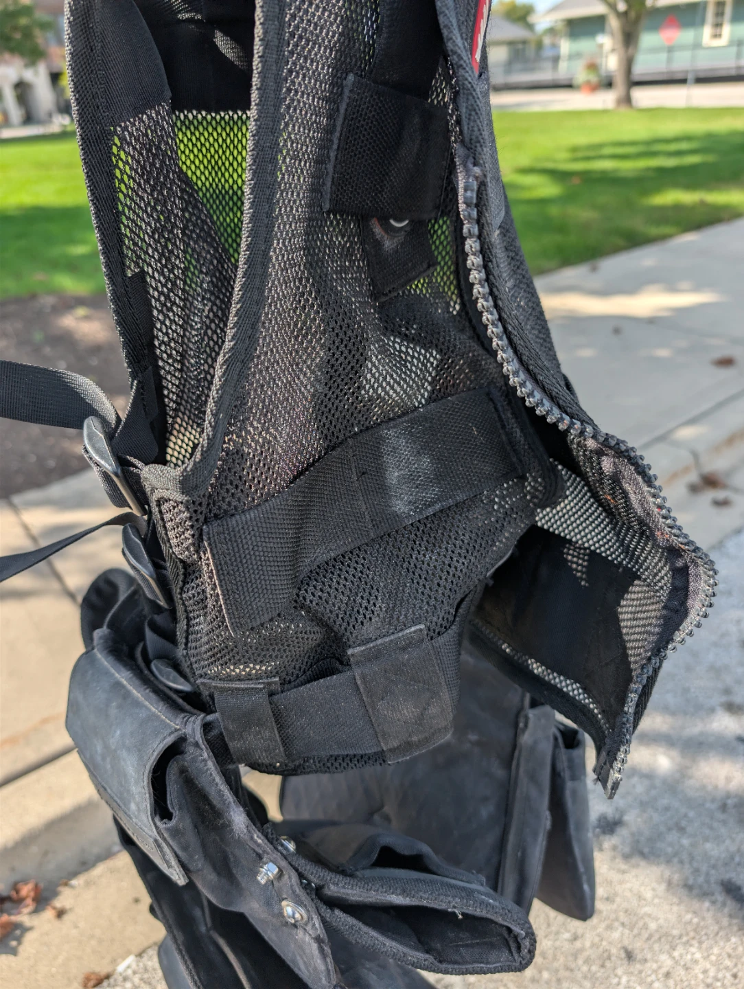 Diamondback vest tool belt