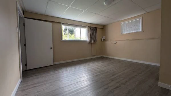 large basement room for rent