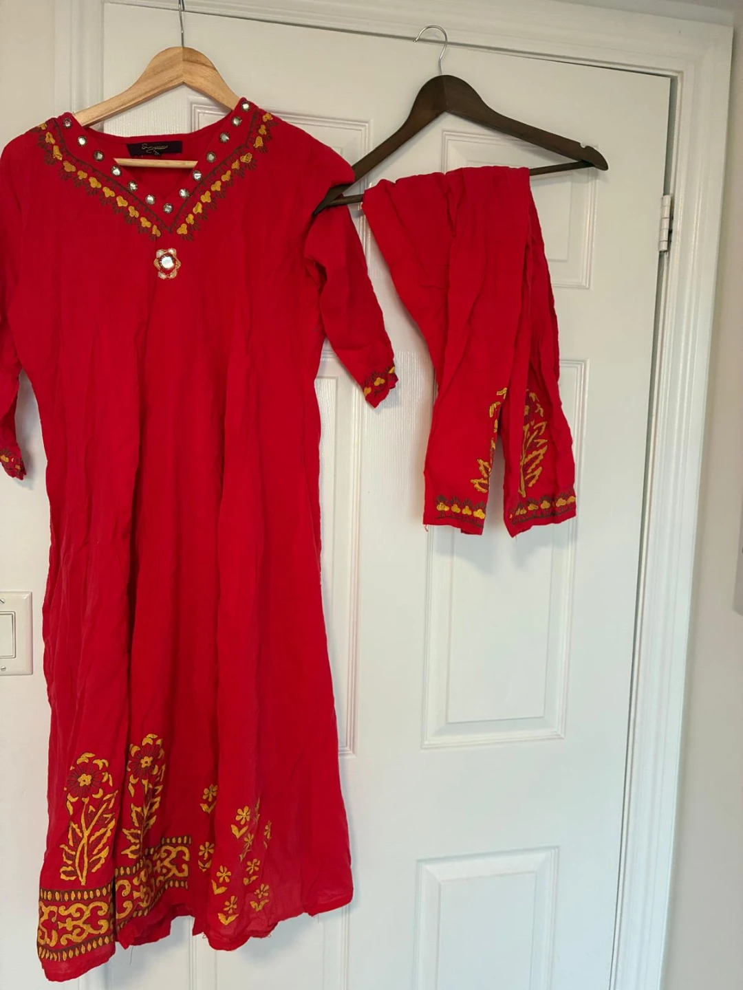 Women's Red Kurti and Pants Set - photo 3