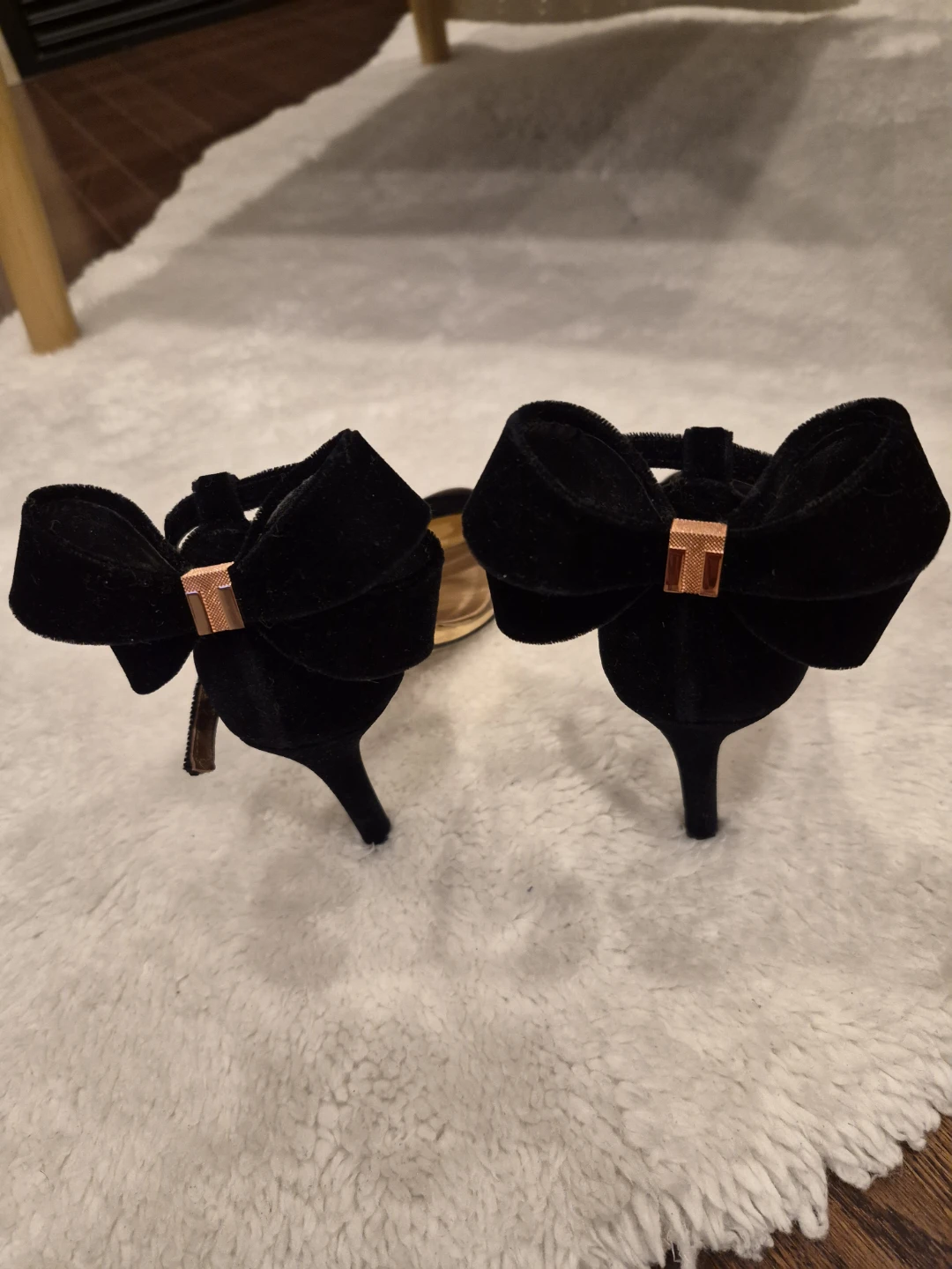 Ted Baker black velvet bow heels - photo 2