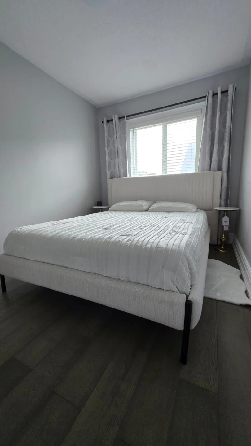 Queen bed+Mattress - photo 3