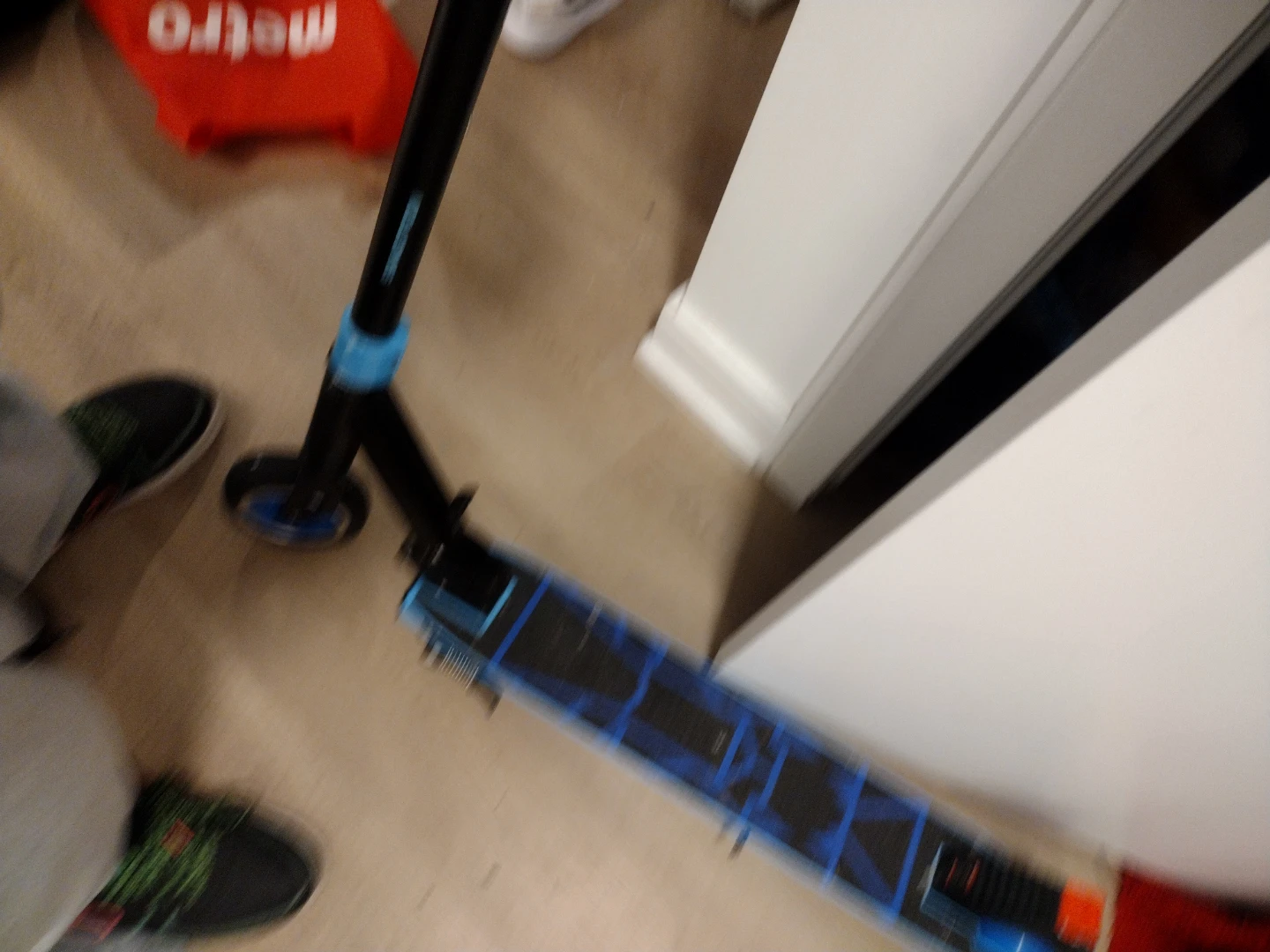 Swagtron Kids Kick E-Scooter Blue - photo 3