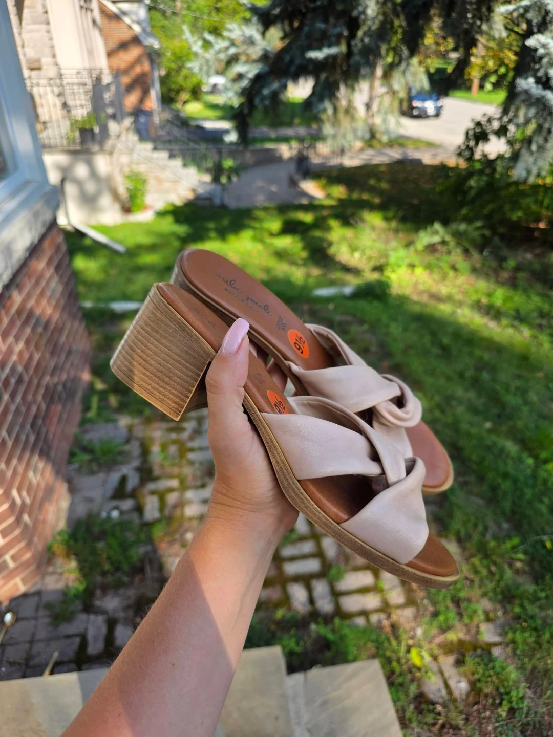 Mila Paoli Leather Sandals - photo 2