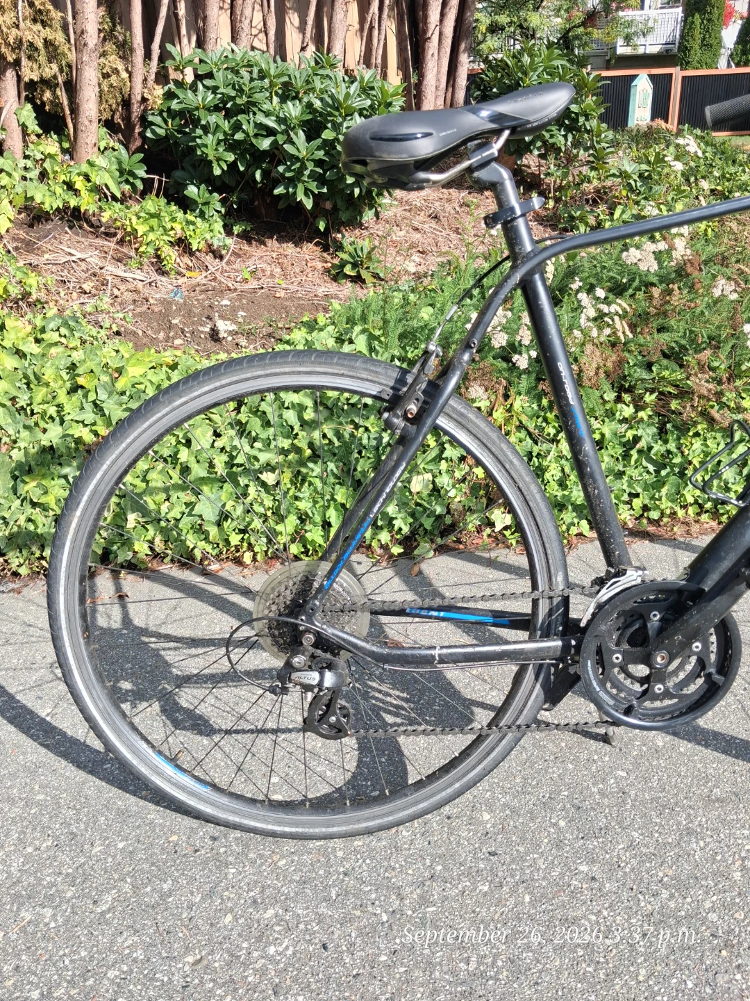 Giant Escape 2 Hybrid Bike - photo 3