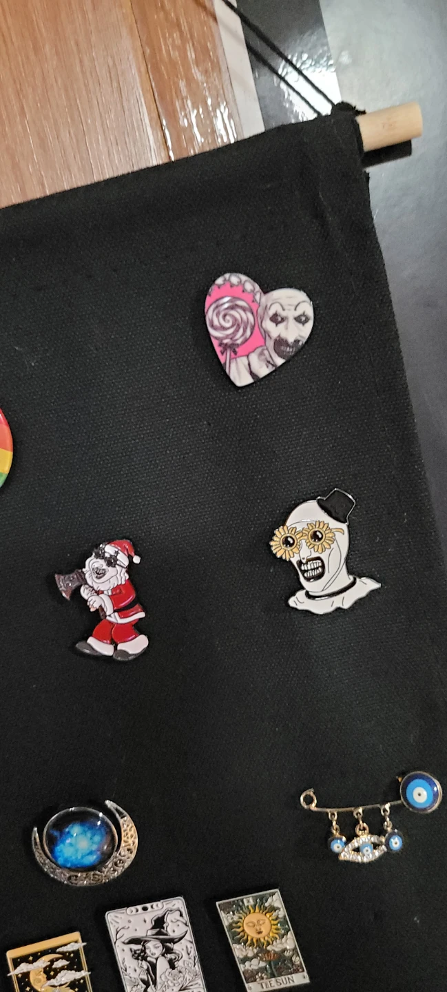 Enamel pins/safety pins - photo 5