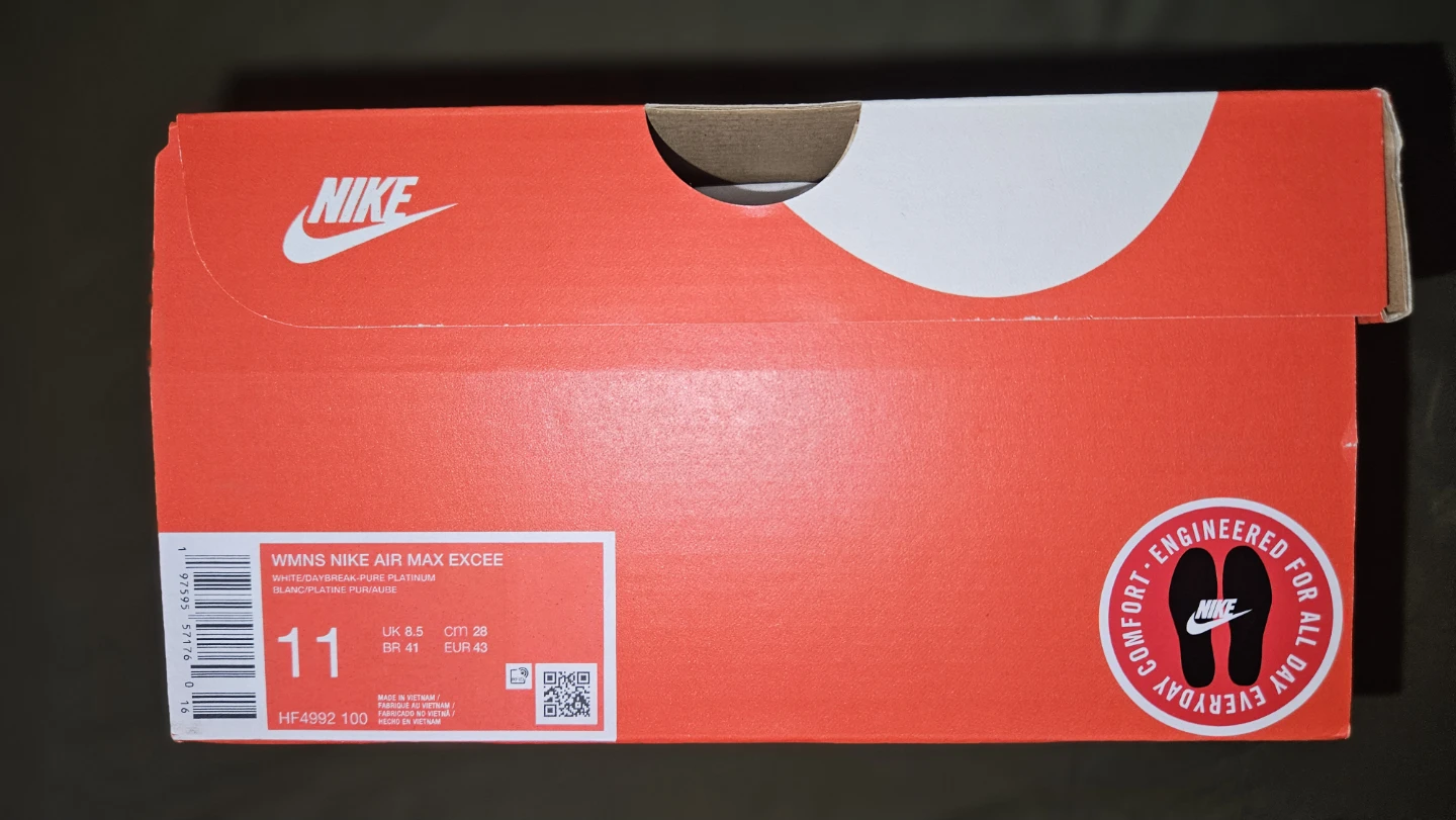 Women's Nike sneakers