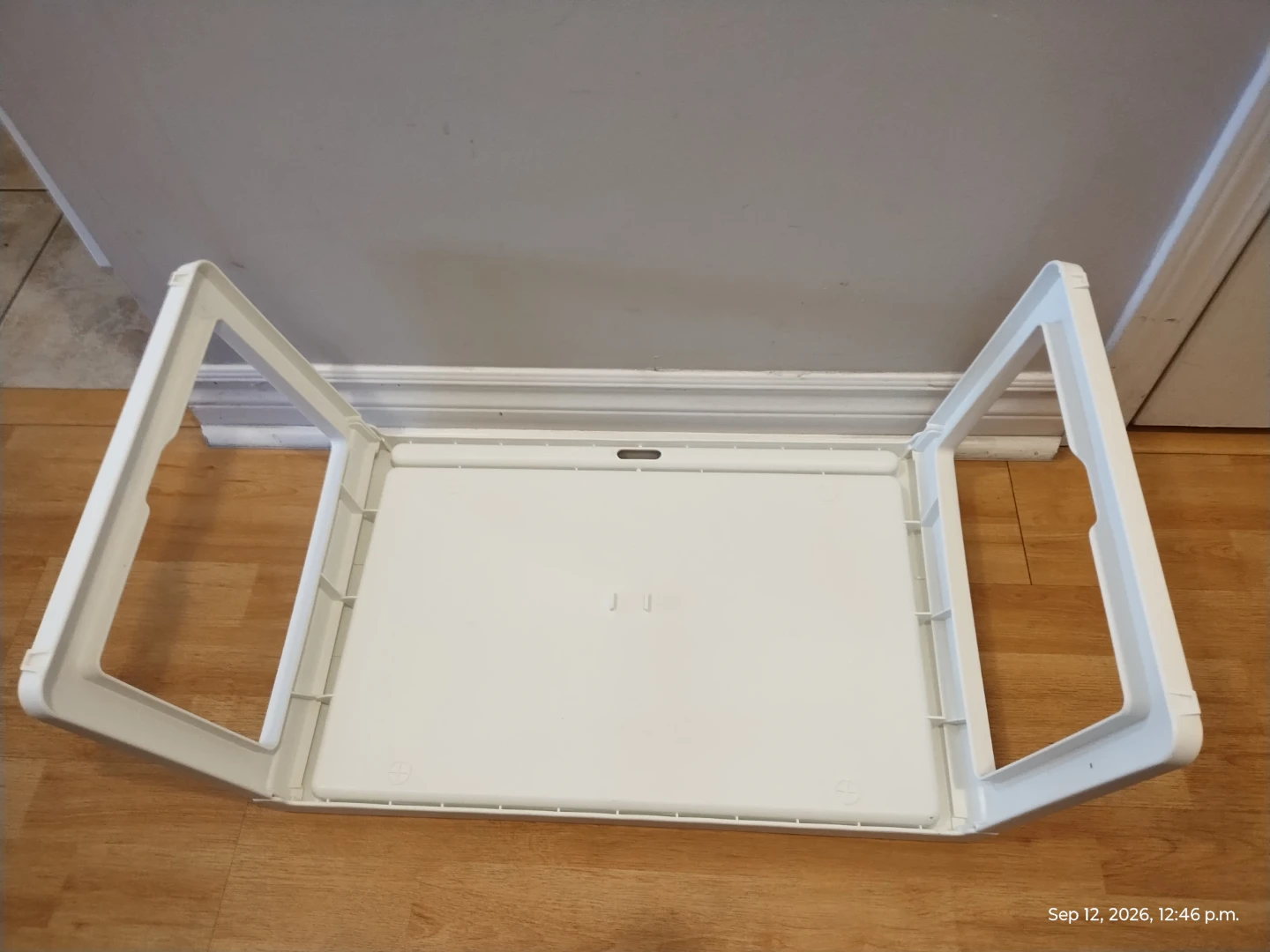 Vintage Canadian Folding Plastic Lap Tray - photo 5