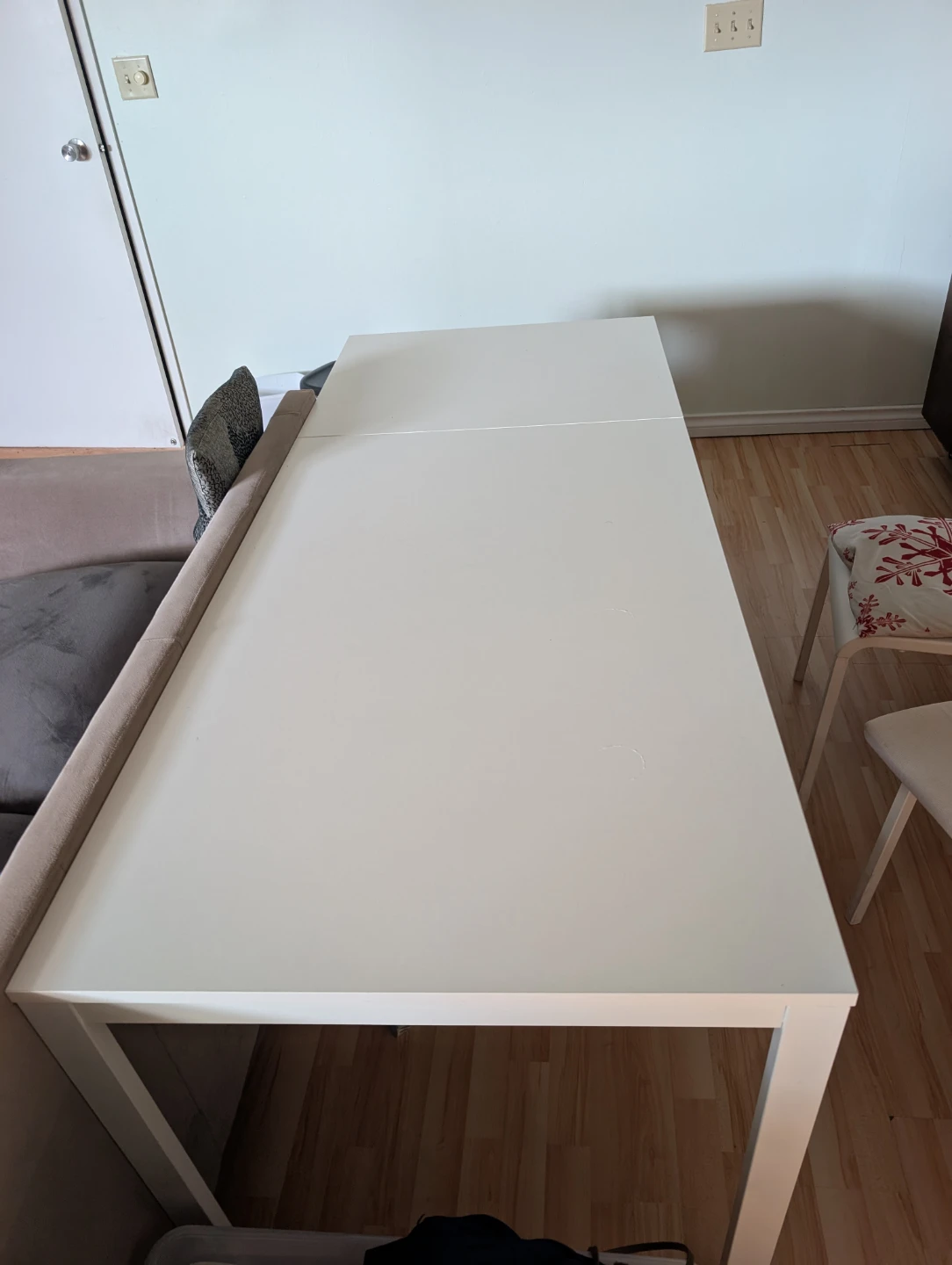 IKEA extendable white dining table - photo 3