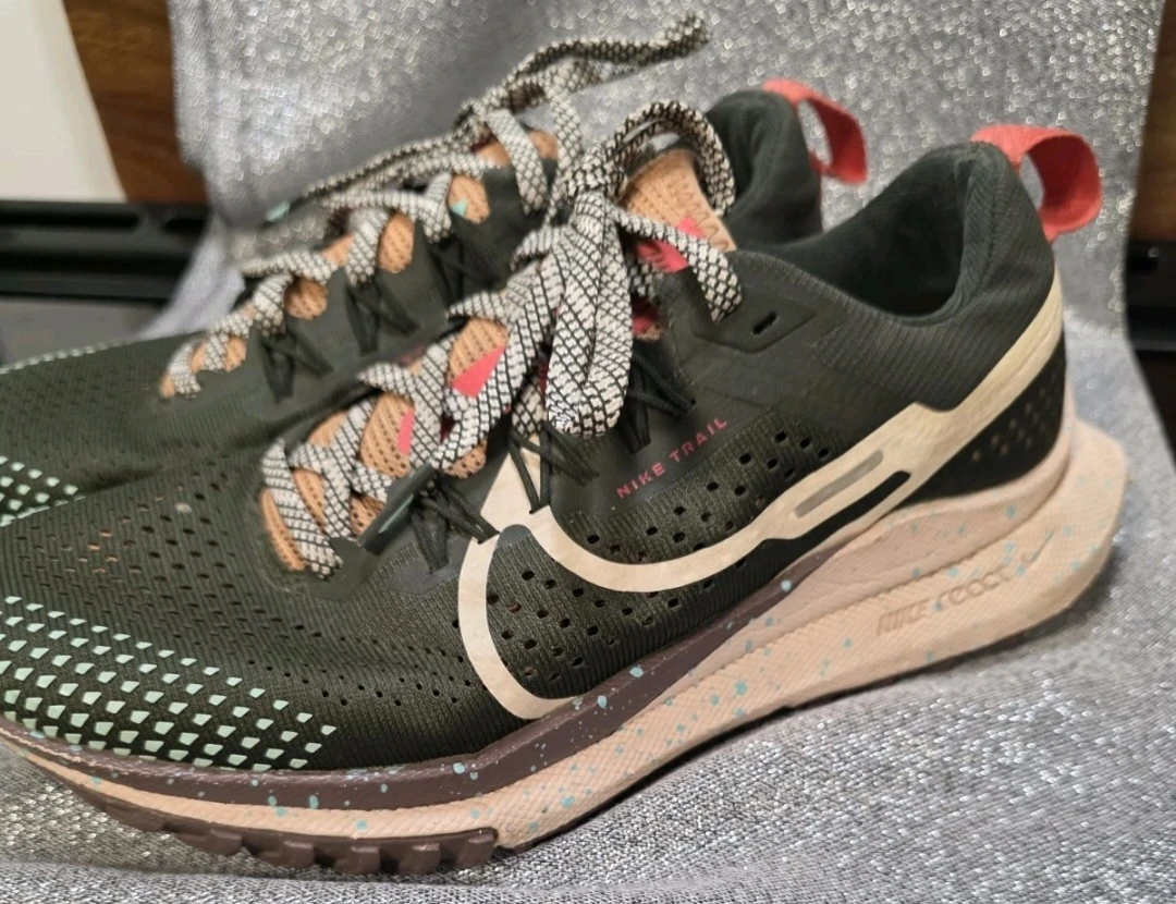 Nike React Pegasus Trail Running Shoes size 7