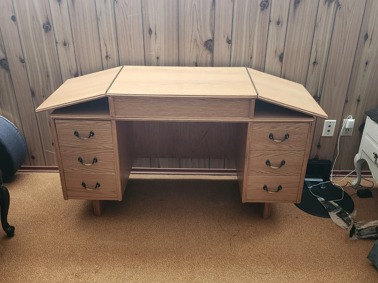 Oak Sewing Machine Desk - photo 2