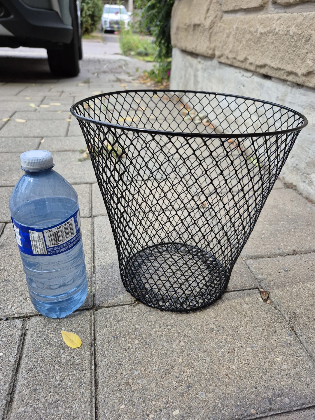Black Wire Mesh Waste Basket - photo 2