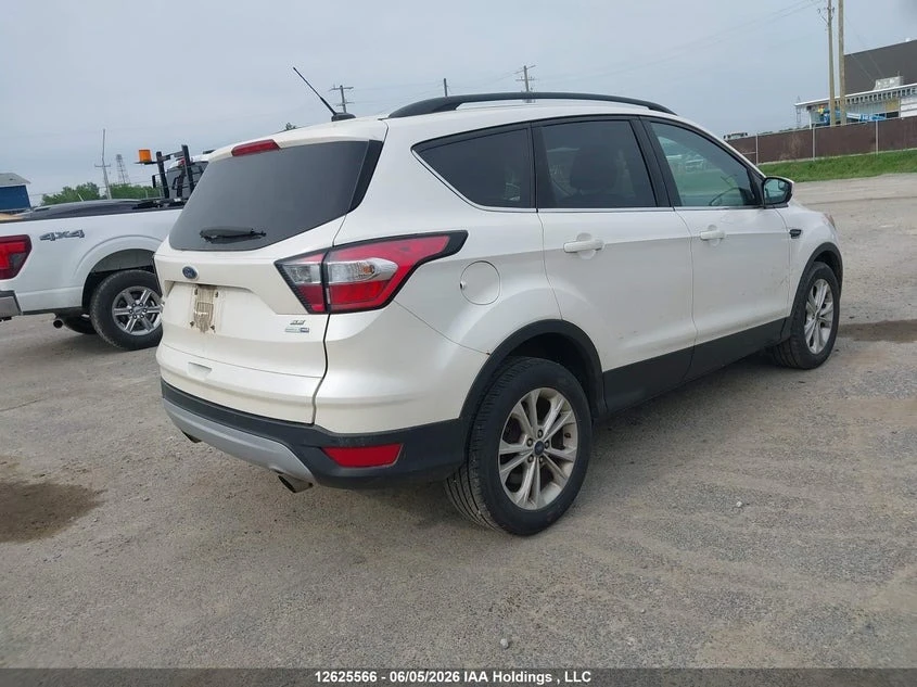 White Ford Escape SE - photo 2