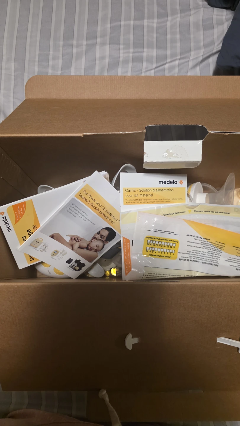 Medela Breast Pump and Bravado Nursing Bra