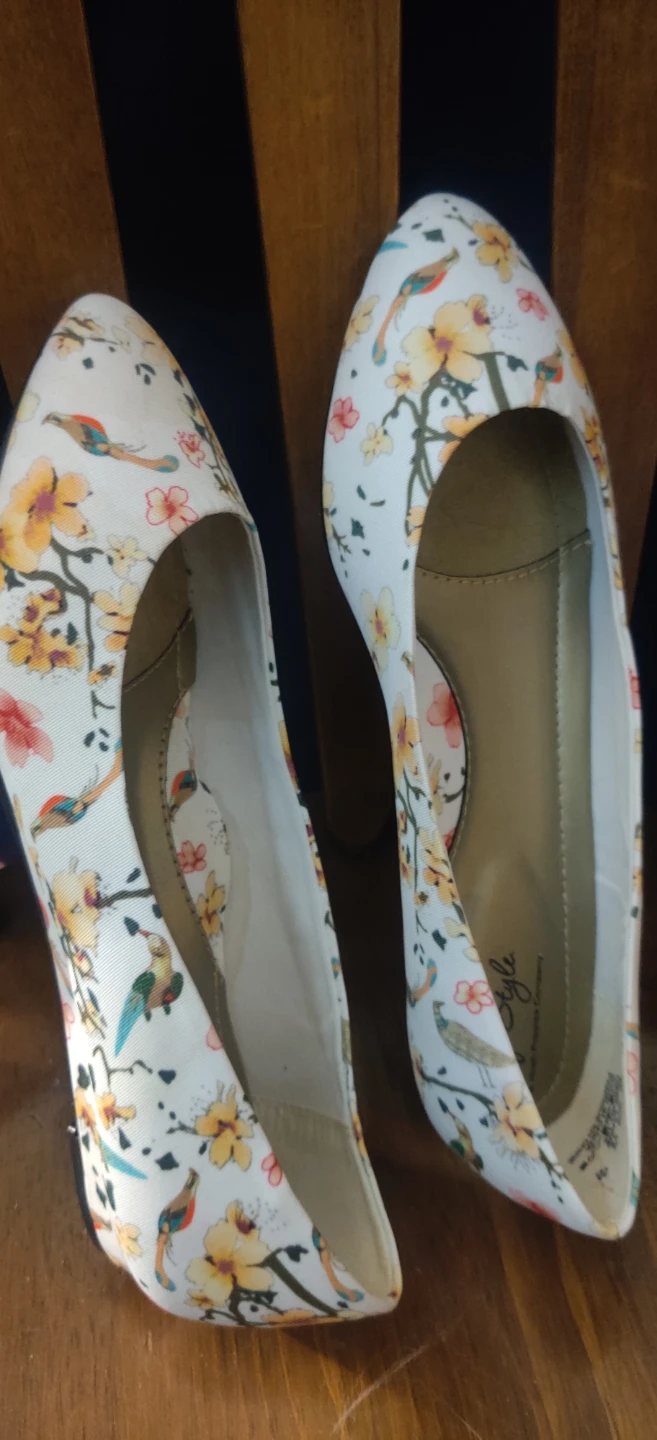Soft Style Floral Pointed Toe Flats Size 9.5