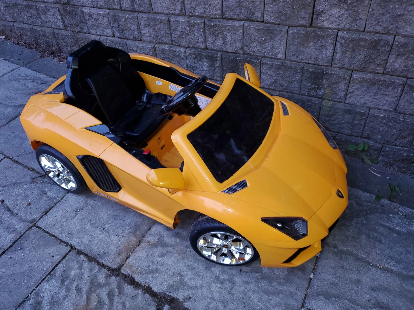 Lamborghini Aventador Kids Ride-On Car - photo 2