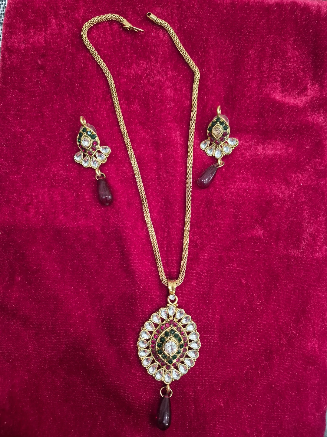 Gold-tone necklace and earring set
