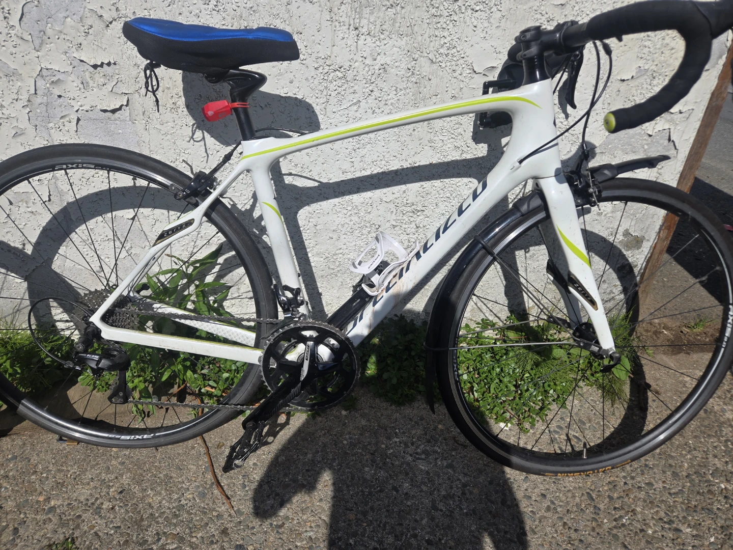 2016 Specialized Ruby Sport Carbon Road Bike – Shimano 105 –: