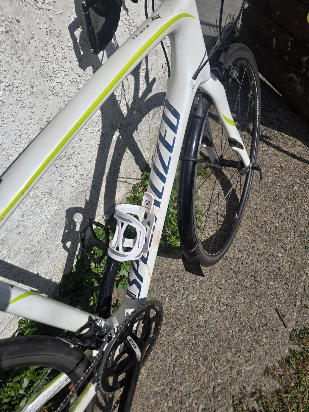 2016 Specialized Ruby Sport Carbon Road Bike – Shimano 105 –: - photo 2