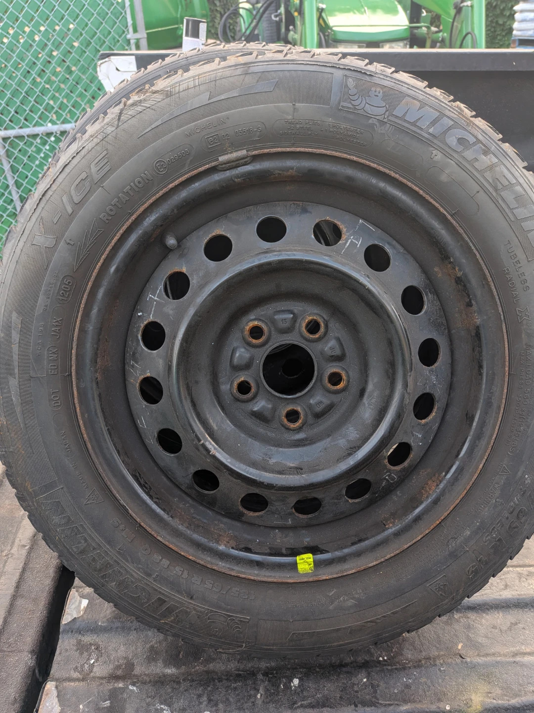 Set of 4 Michelin X-Ice Tires on Rims 185/65R15