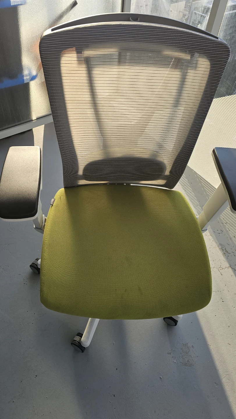 Mesh Office Chair with Lime Green Seat - photo 3