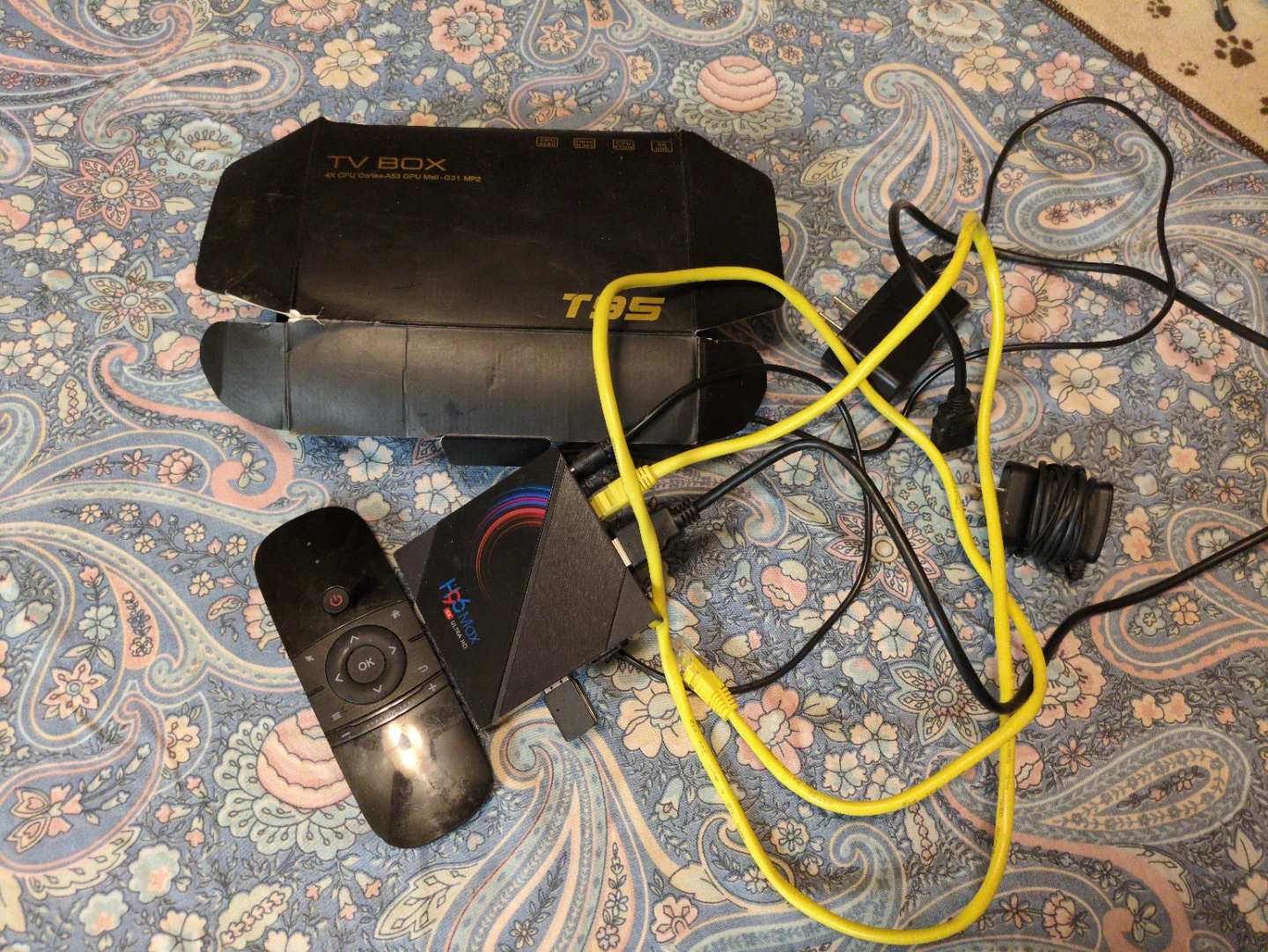 T95 TV Box with Remote and Cables
