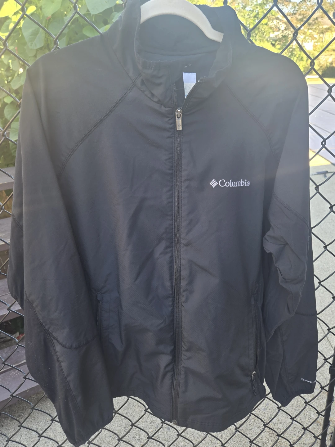 Men's Columbia Jacket.  LARGE black Omni-Shield Softshell. EUC
