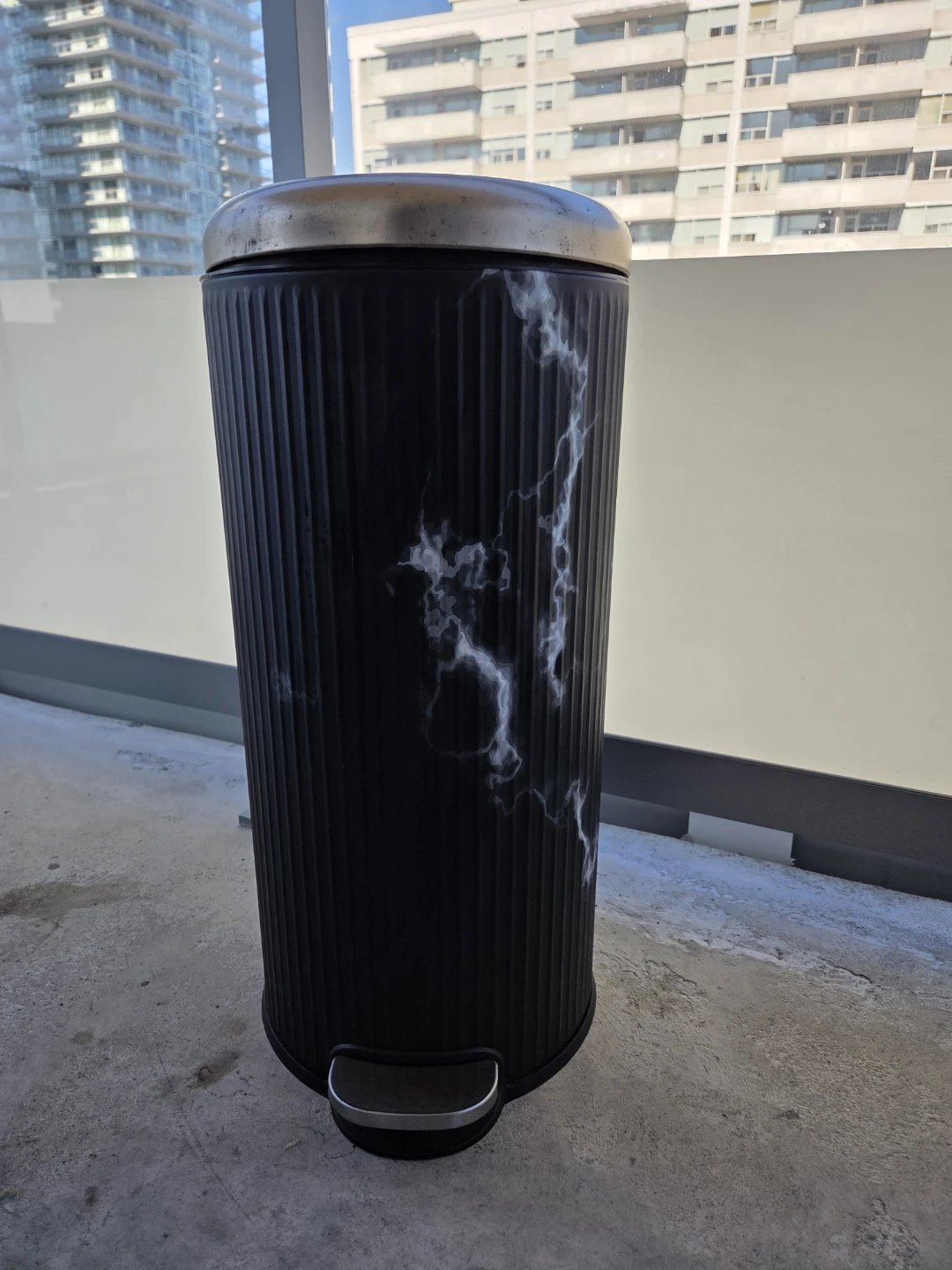 Black and white marble pedal bin