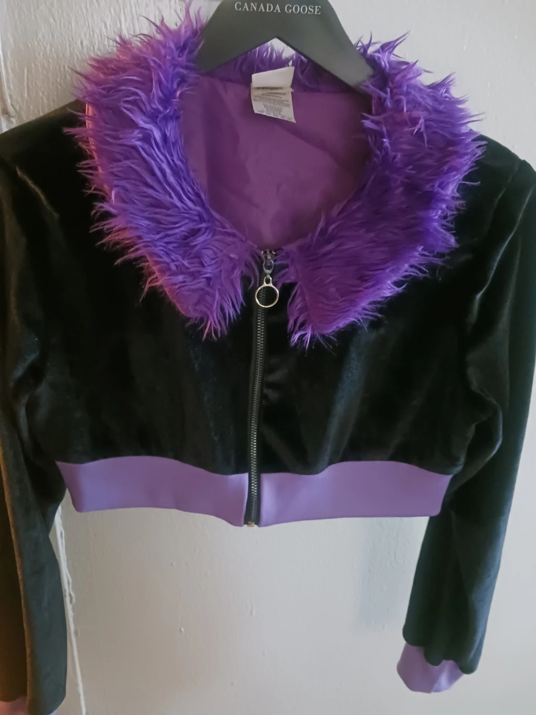🏈 Black and Purple Paw Print Crop Jacket