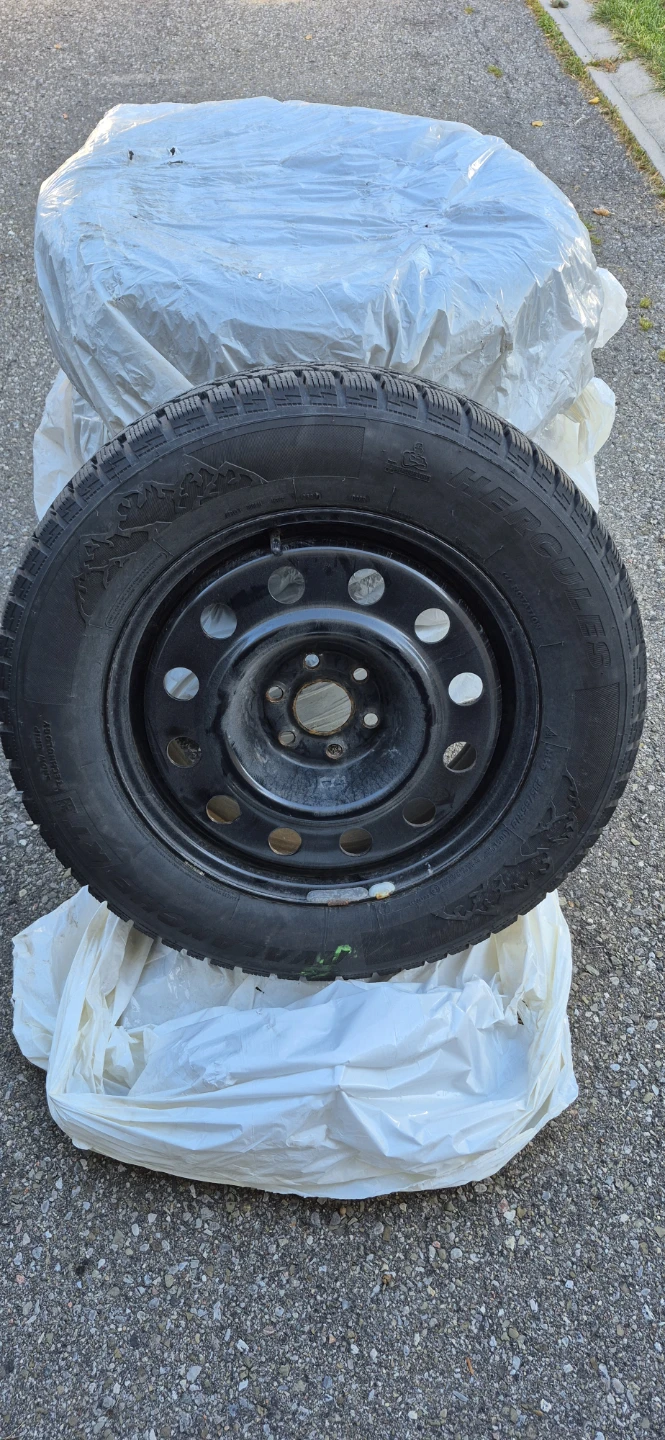 4 winter wheels and tires for sale - photo 2