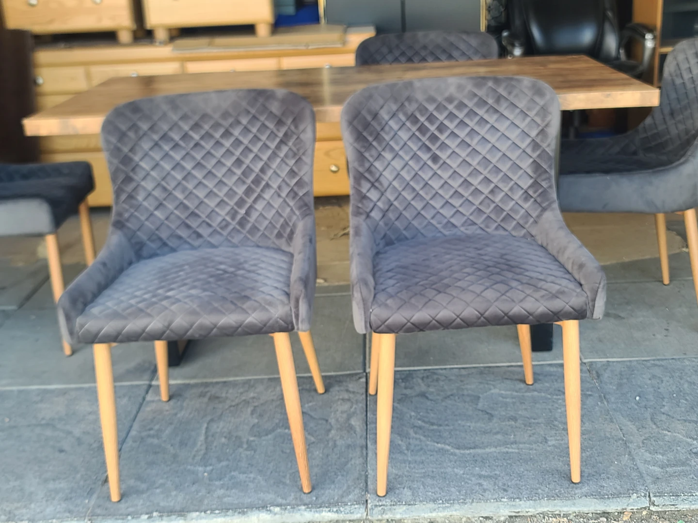 Dining Table with 5 Grey Upholstered Chairs - photo 4