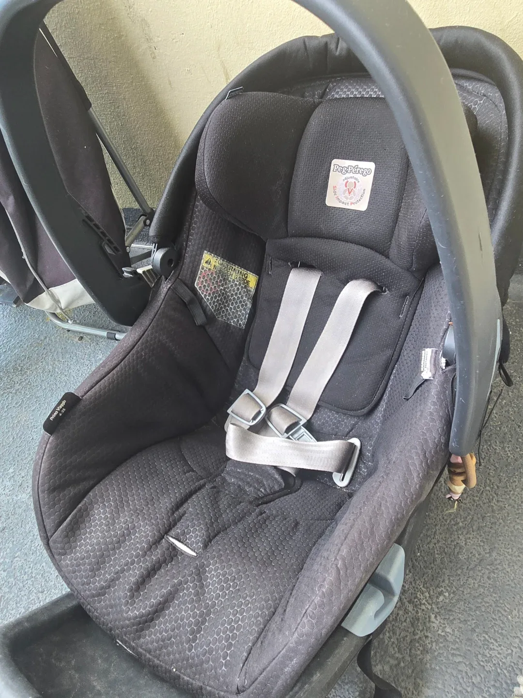 Peg Perego Stroller, bassinet and  Car Seat and base. - photo 4