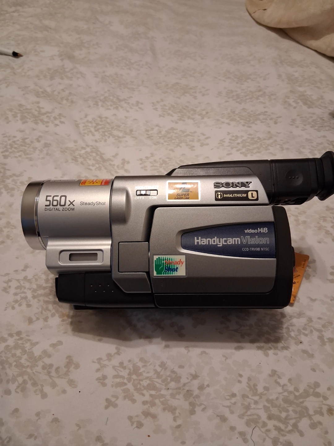 Sony Handycam Vision CCD-TRV98 Camcorder - photo 2