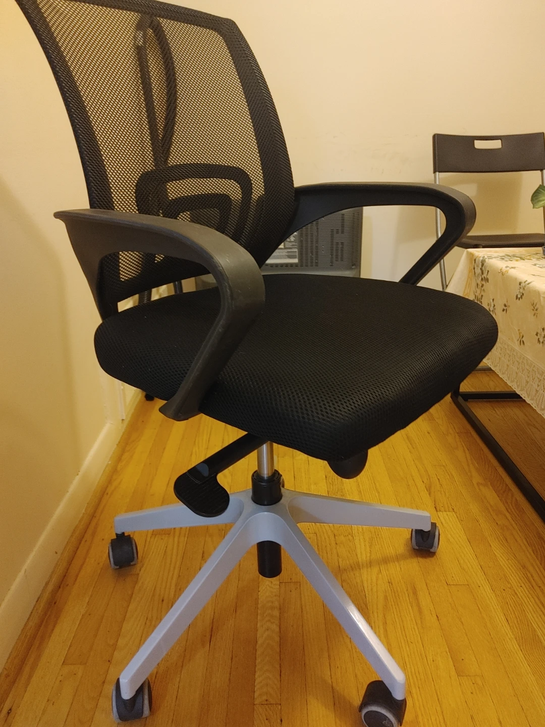 Black Mesh Office Chair - photo 4
