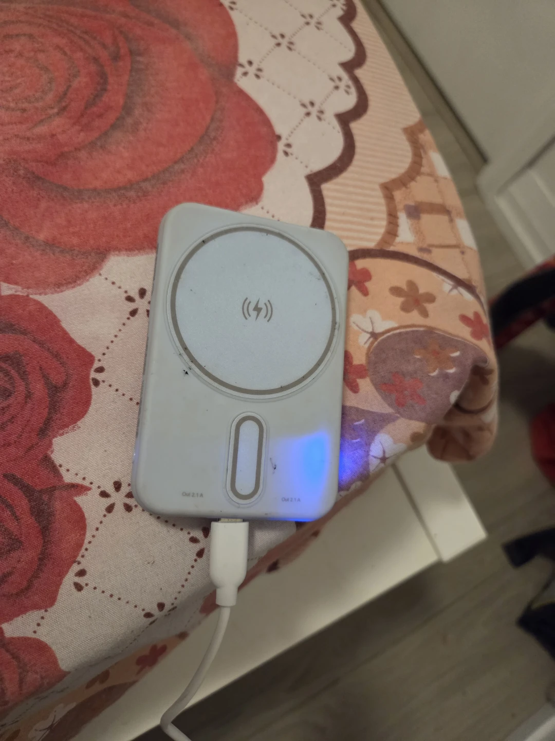 Merkury Wireless Power Bank - photo 3