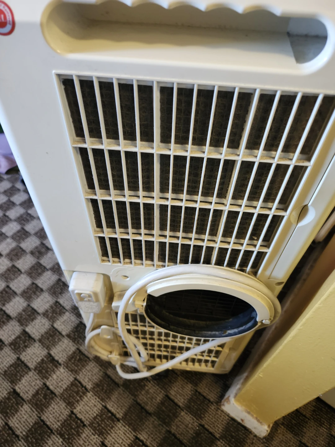 LG Portable Air Conditioner - photo 3