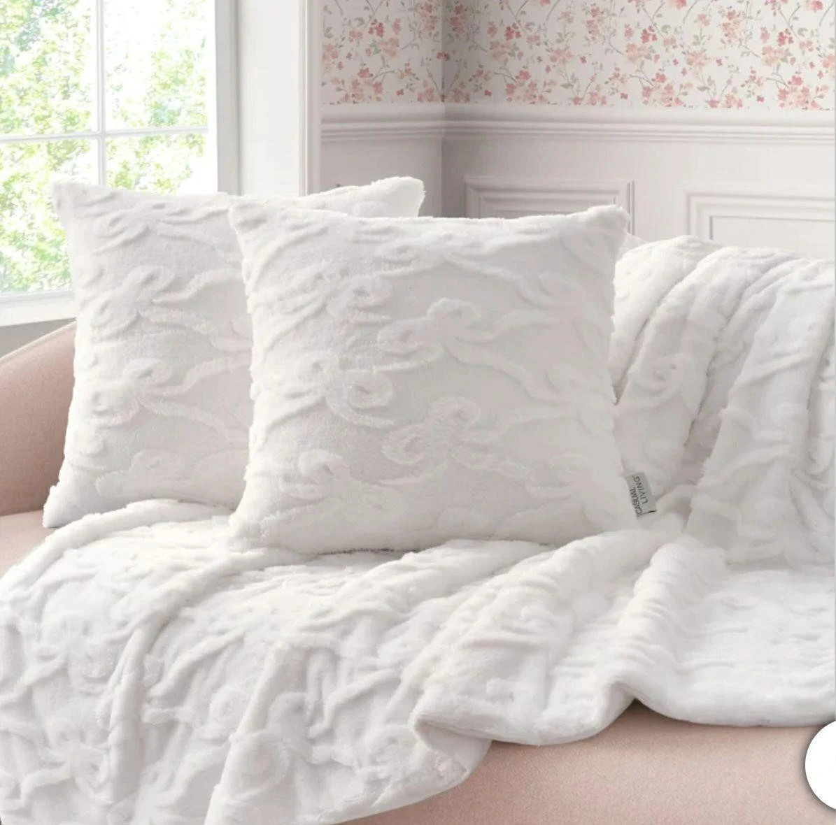 Throw and Cushion Set, 3 Pieces white