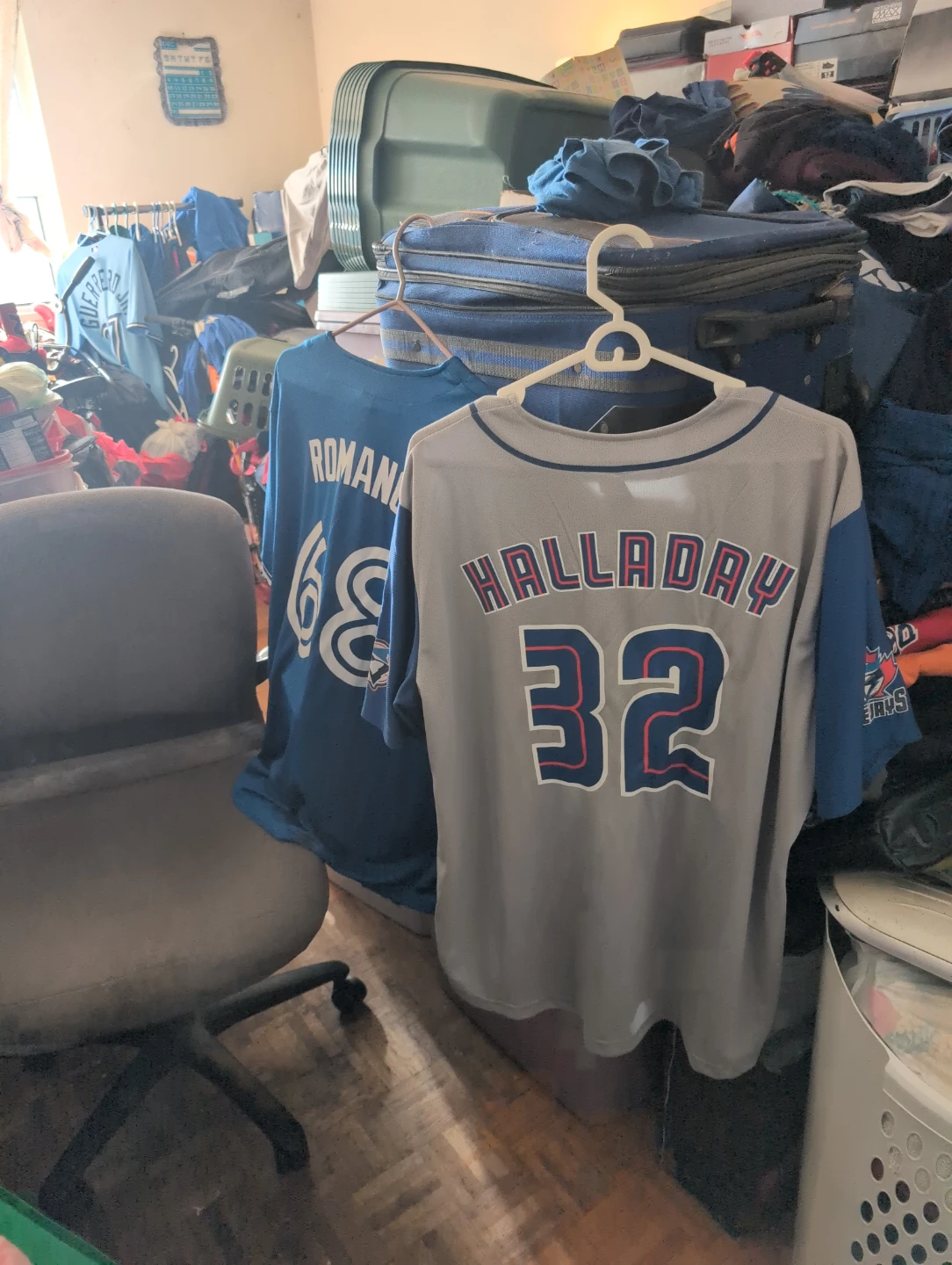 Toronto Blue Jays Baseball Jerseys (2) - photo 2