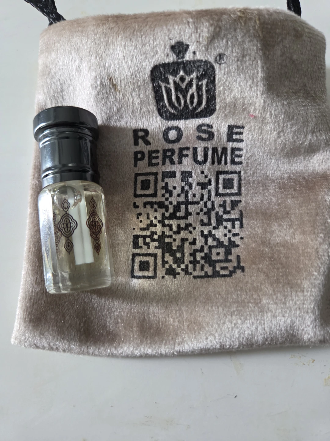 Rose Perfume Oil with Velvet Pouch - photo 4